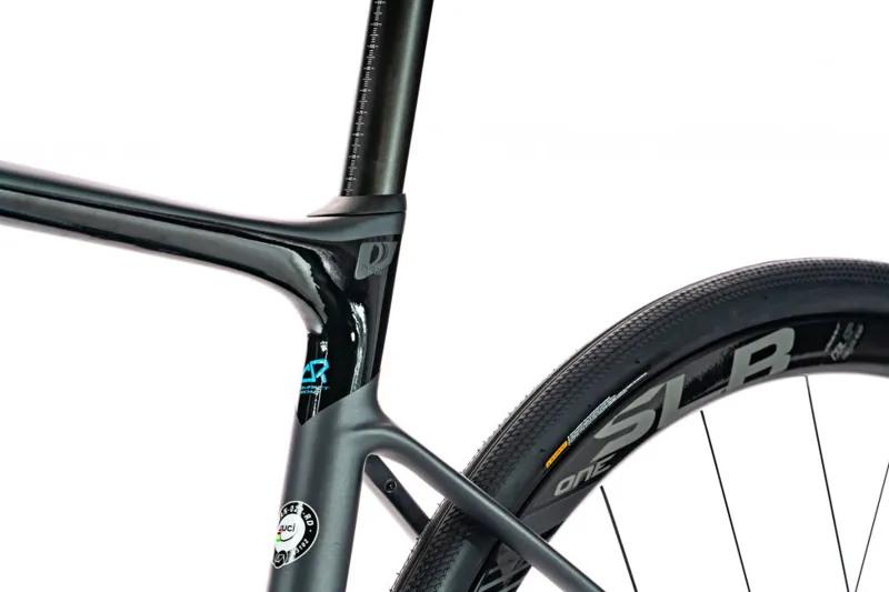 2020 Giant Defy Advanced Pro 0 Red Carbon Road Bike in Grey-6