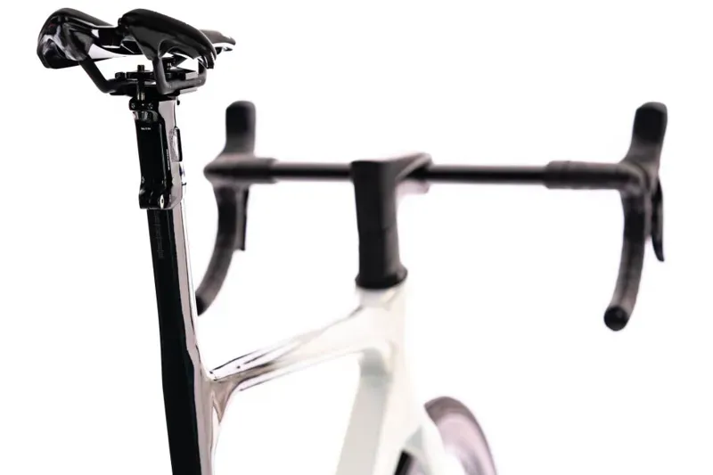 2020 Giant Propel Advanced SL 1 Disc Carbon Road Bike in White-3